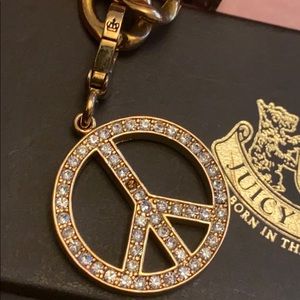 Juicy couture PAVE PEACE SIGN CHARM